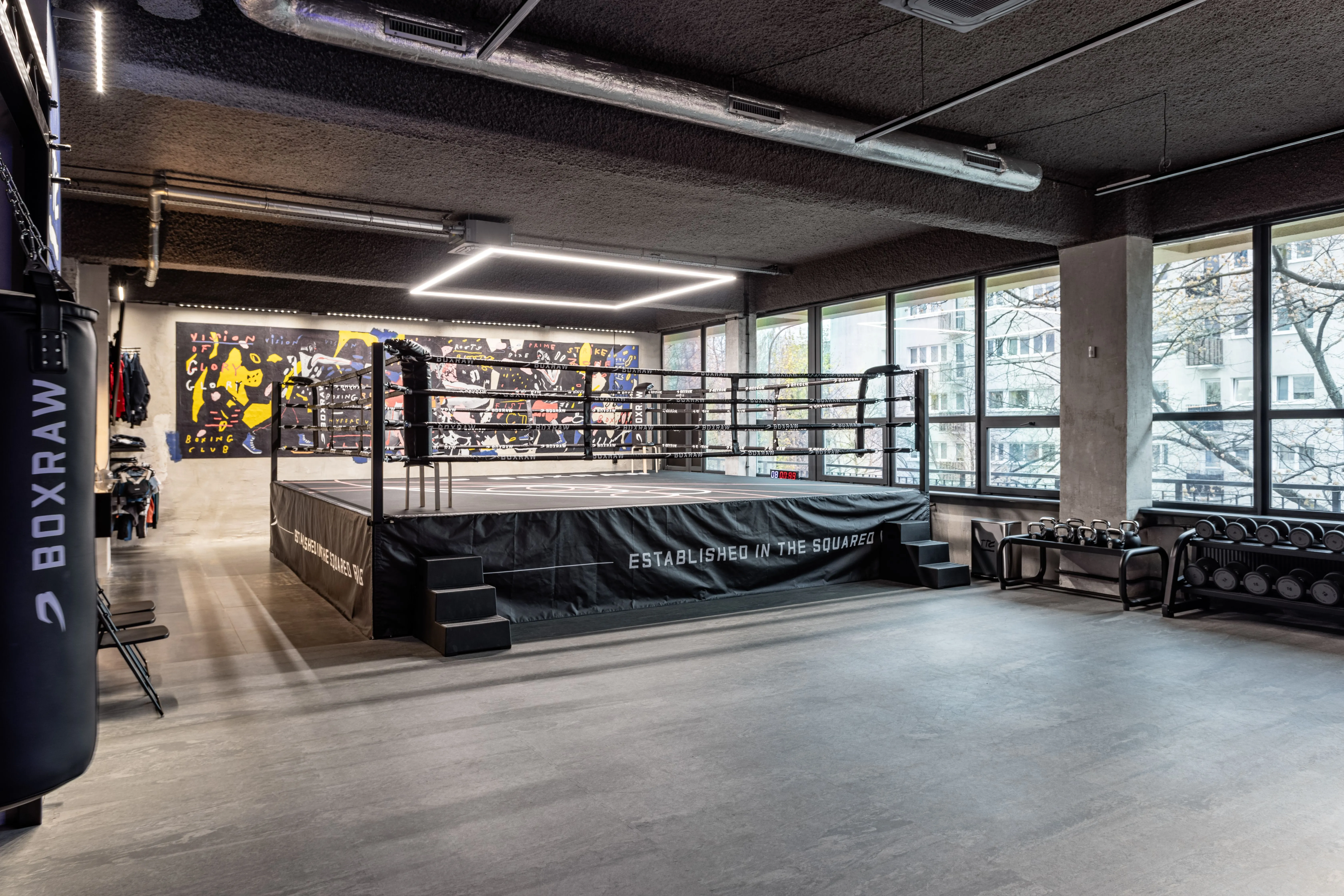 Sonaspray® K-13 Special plaster on the ceiling of a boxing club