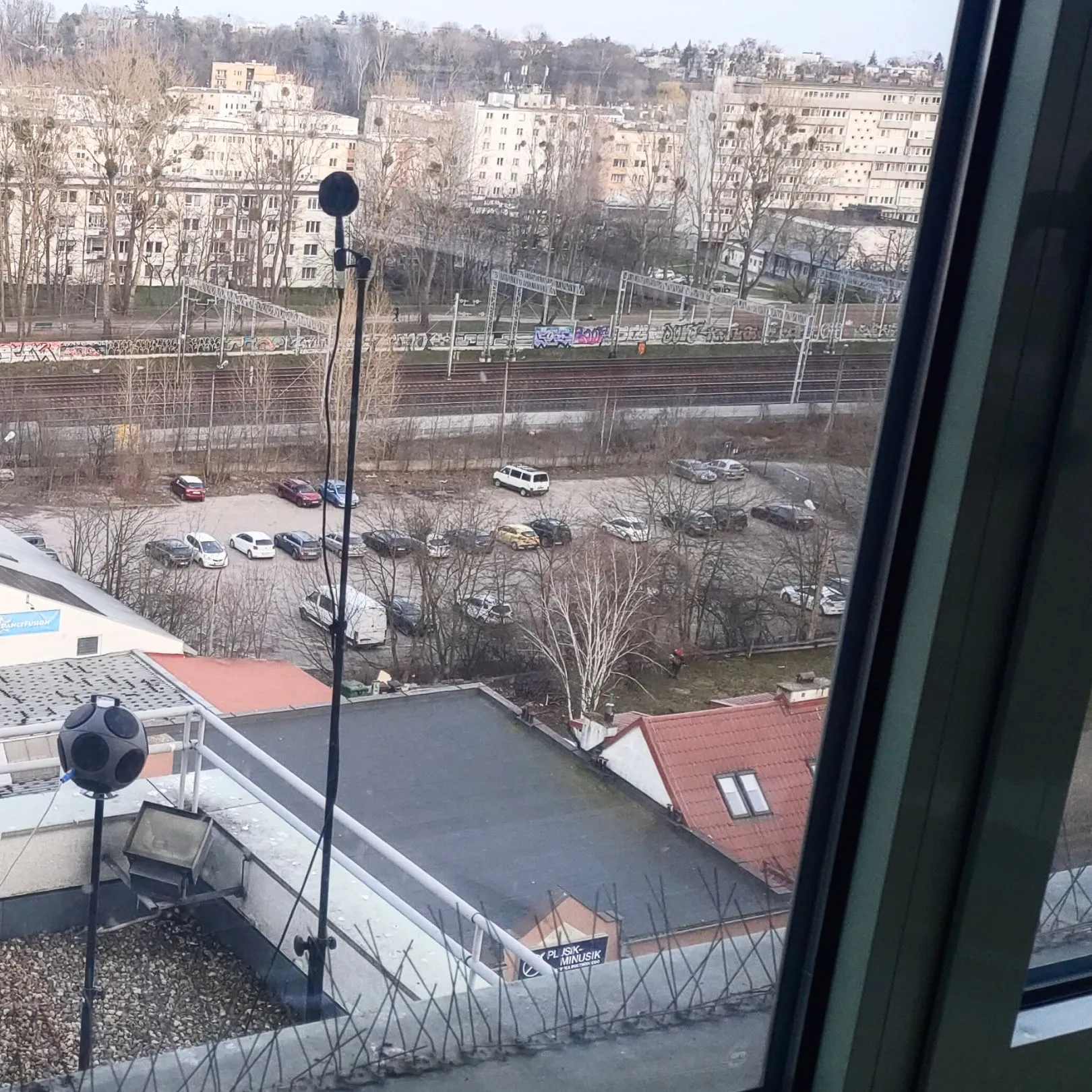 Noise measurement in the building's surroundings