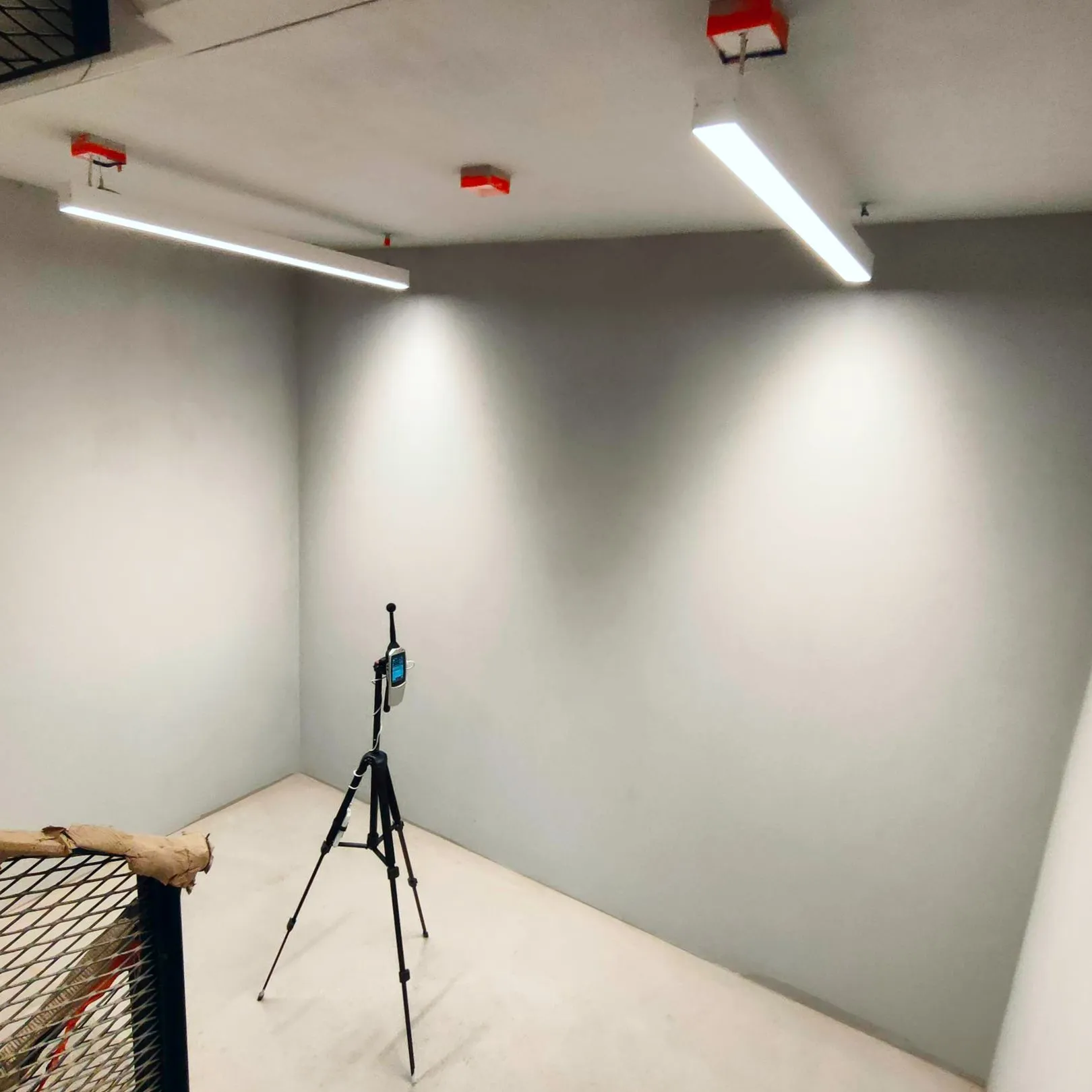 Vibration and noise measurements in stairwells