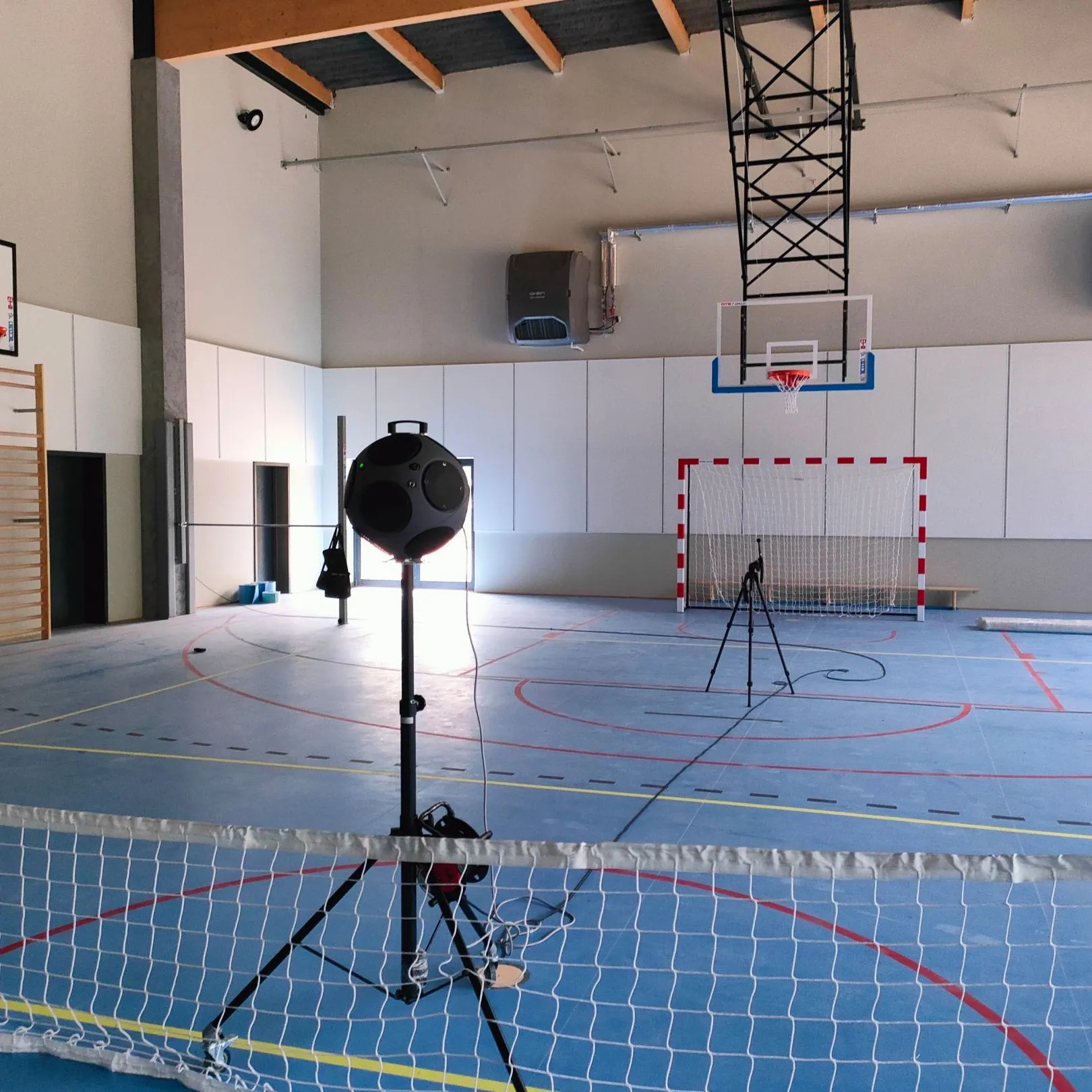 Reverberation time measurements in a sports hall