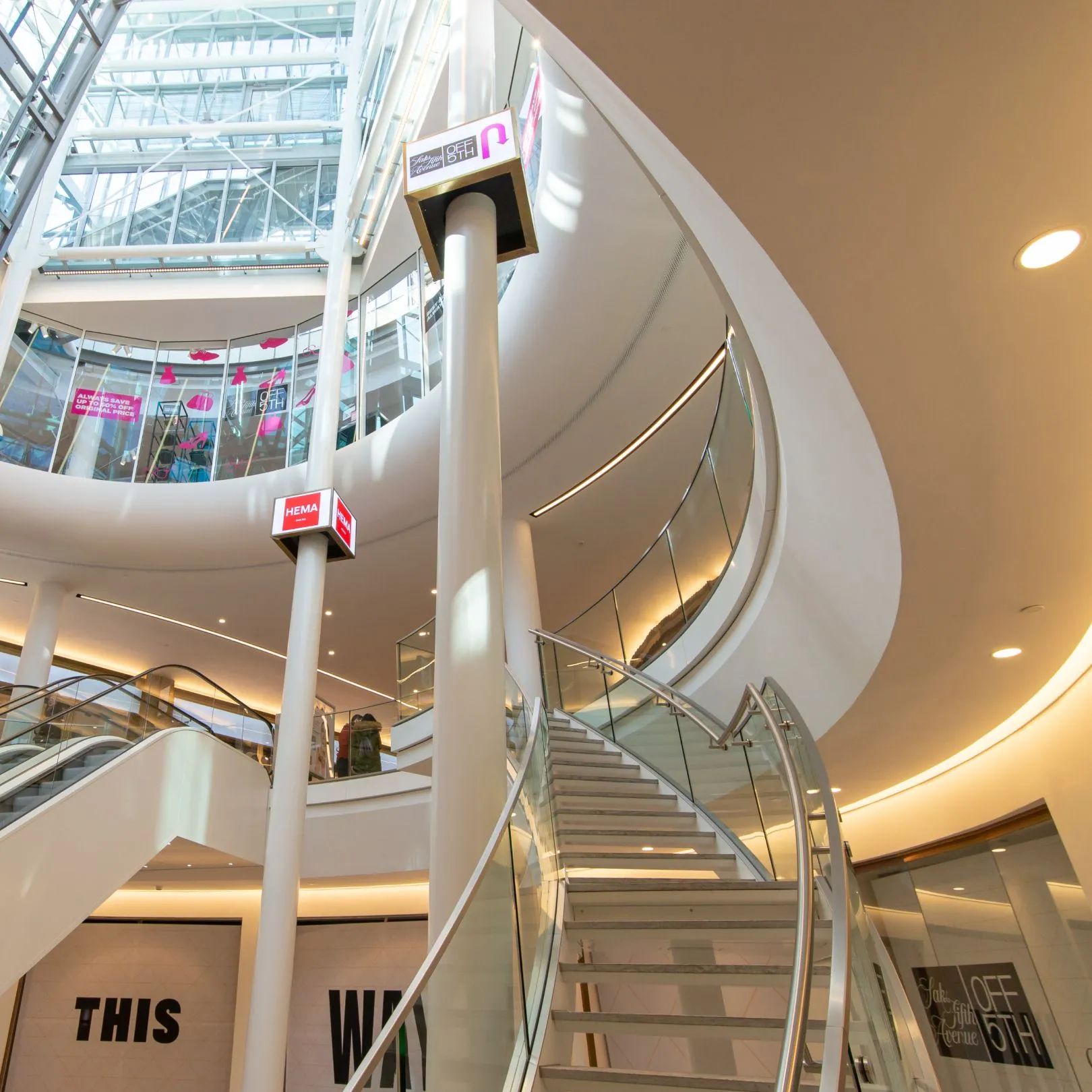 Sonacoustic® plaster effectively reduces noise in a shopping center
