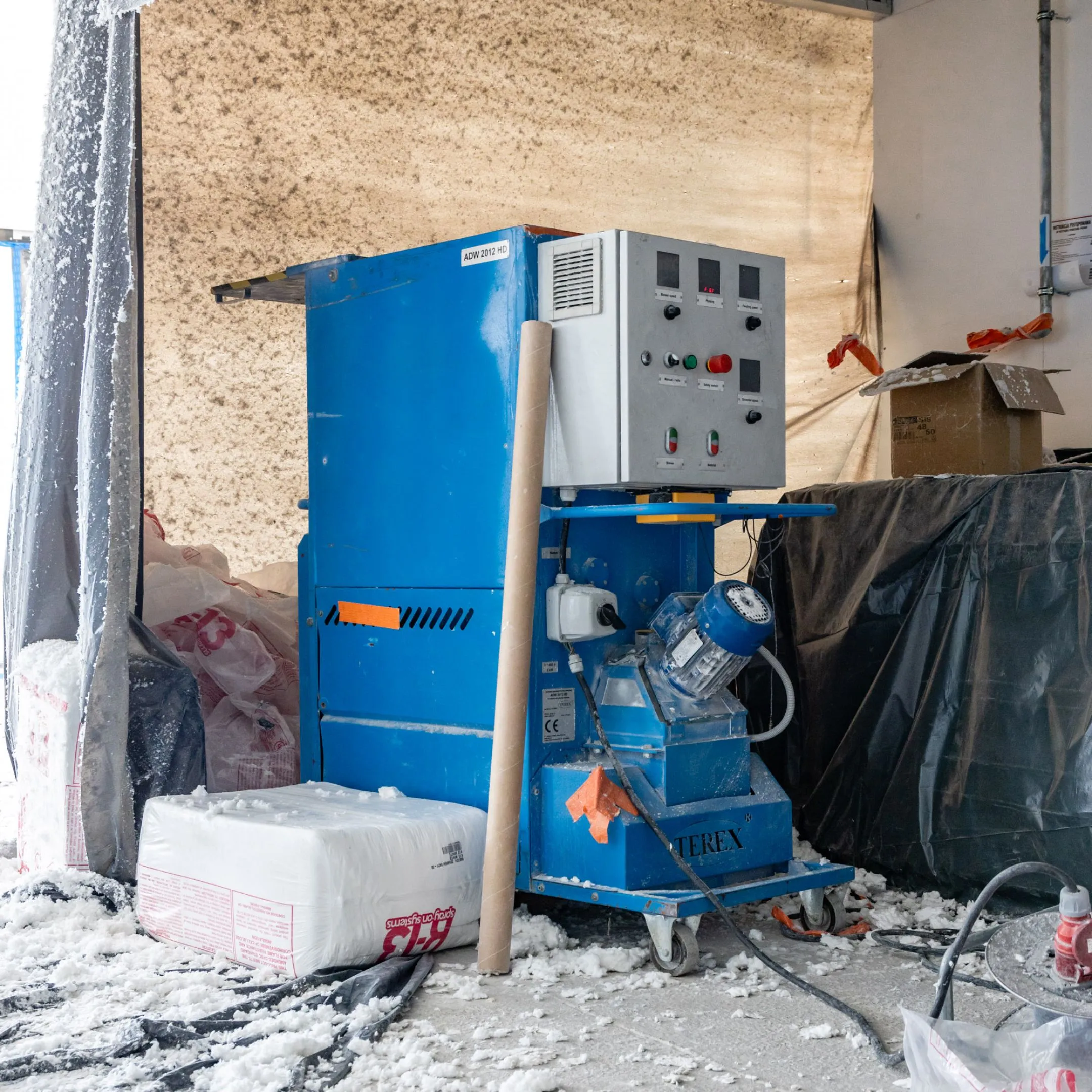 Spray machine