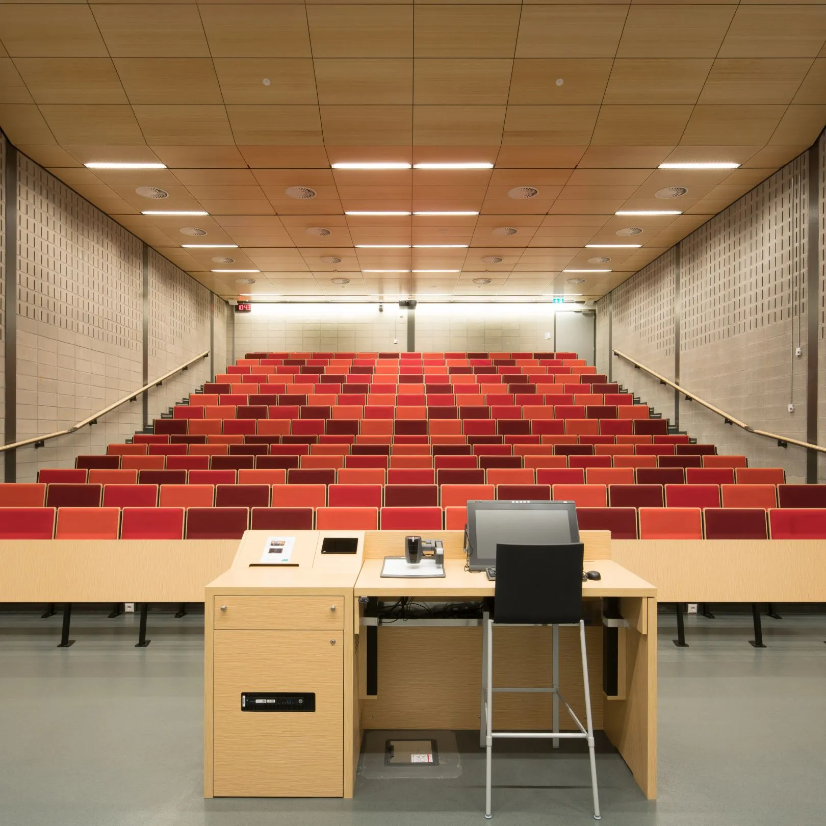 Soundblox® blocks in the auditorium of Erasmus University Rotterdam
