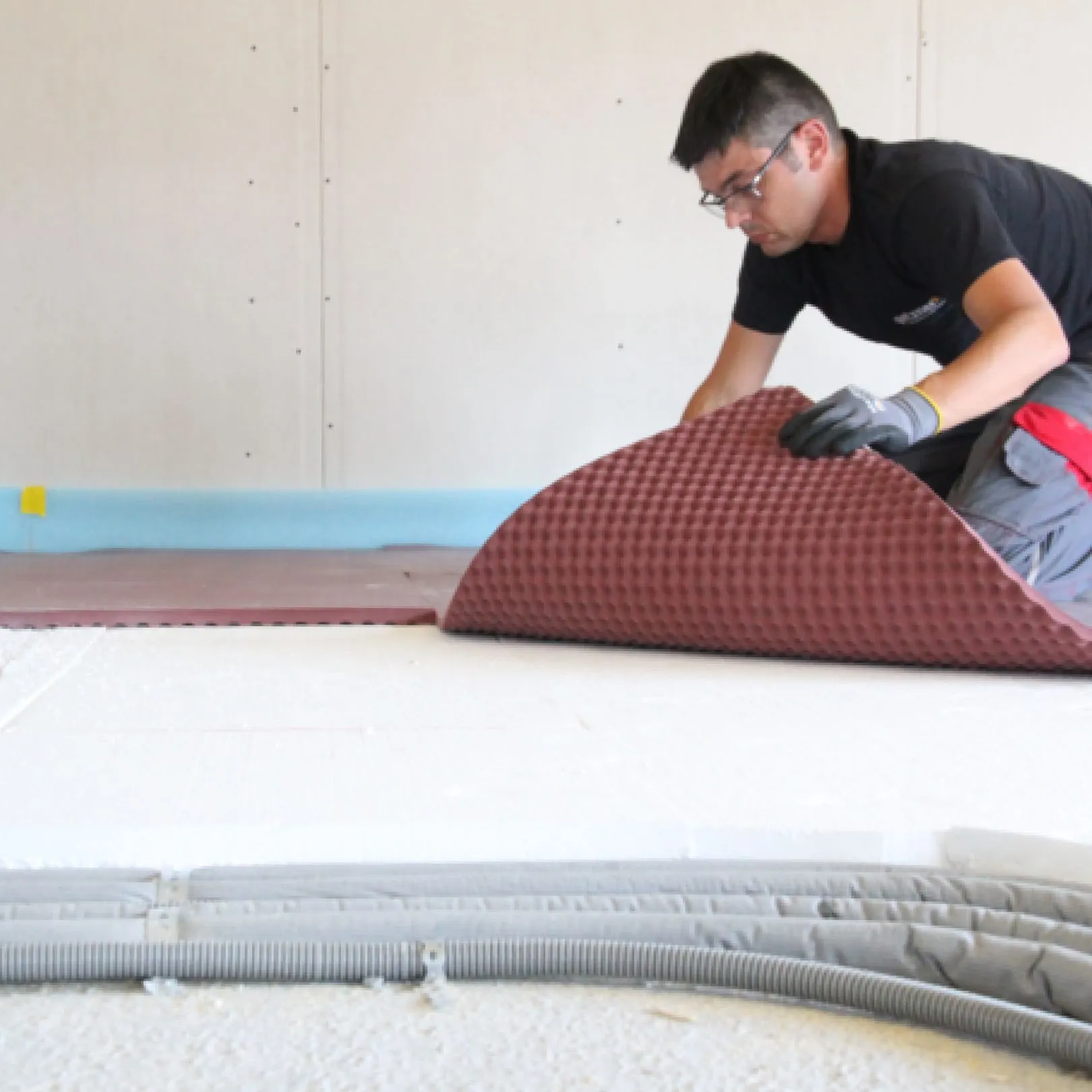 Easy and quick installation of AFM mats