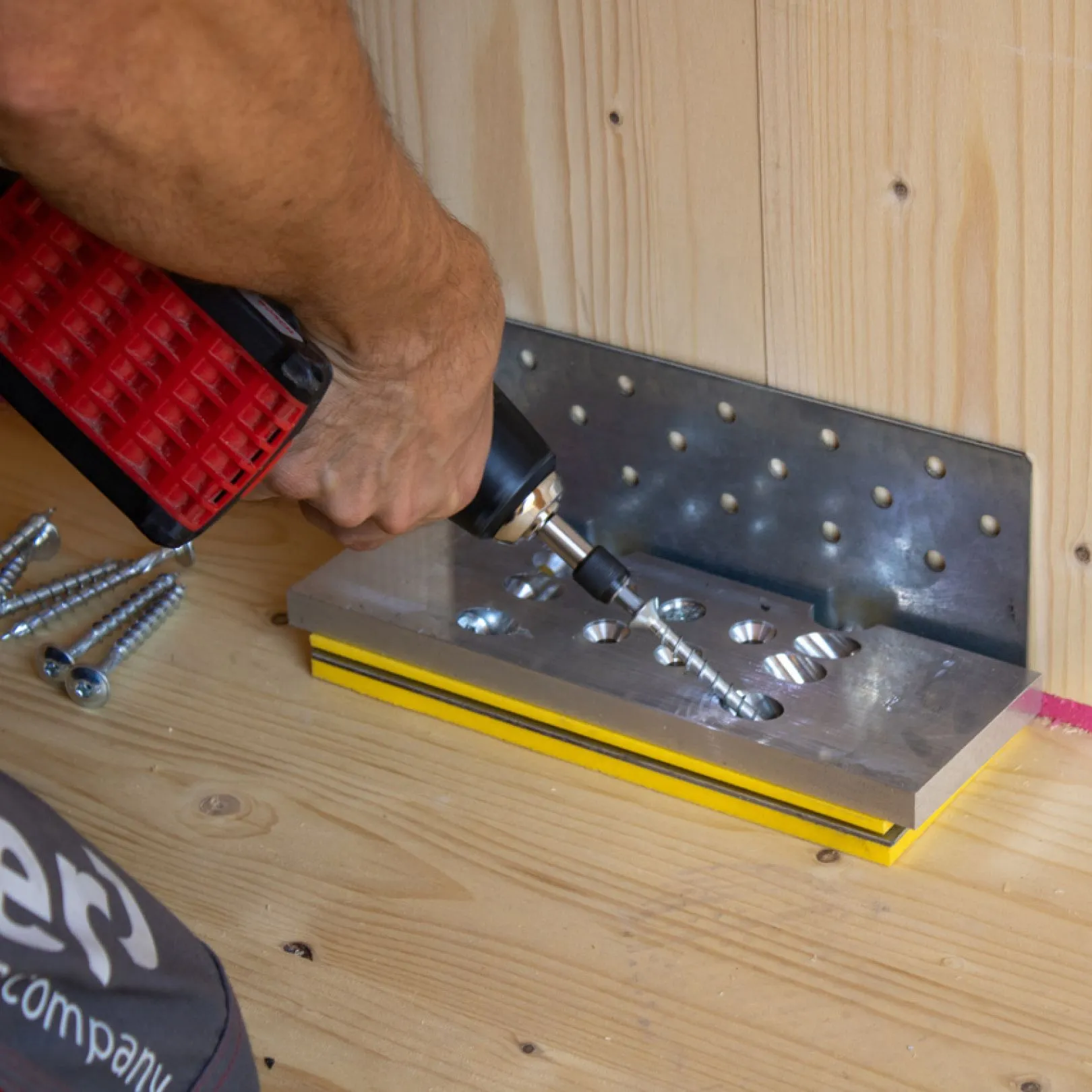 Sylomer® vibration-isolated angle connectors