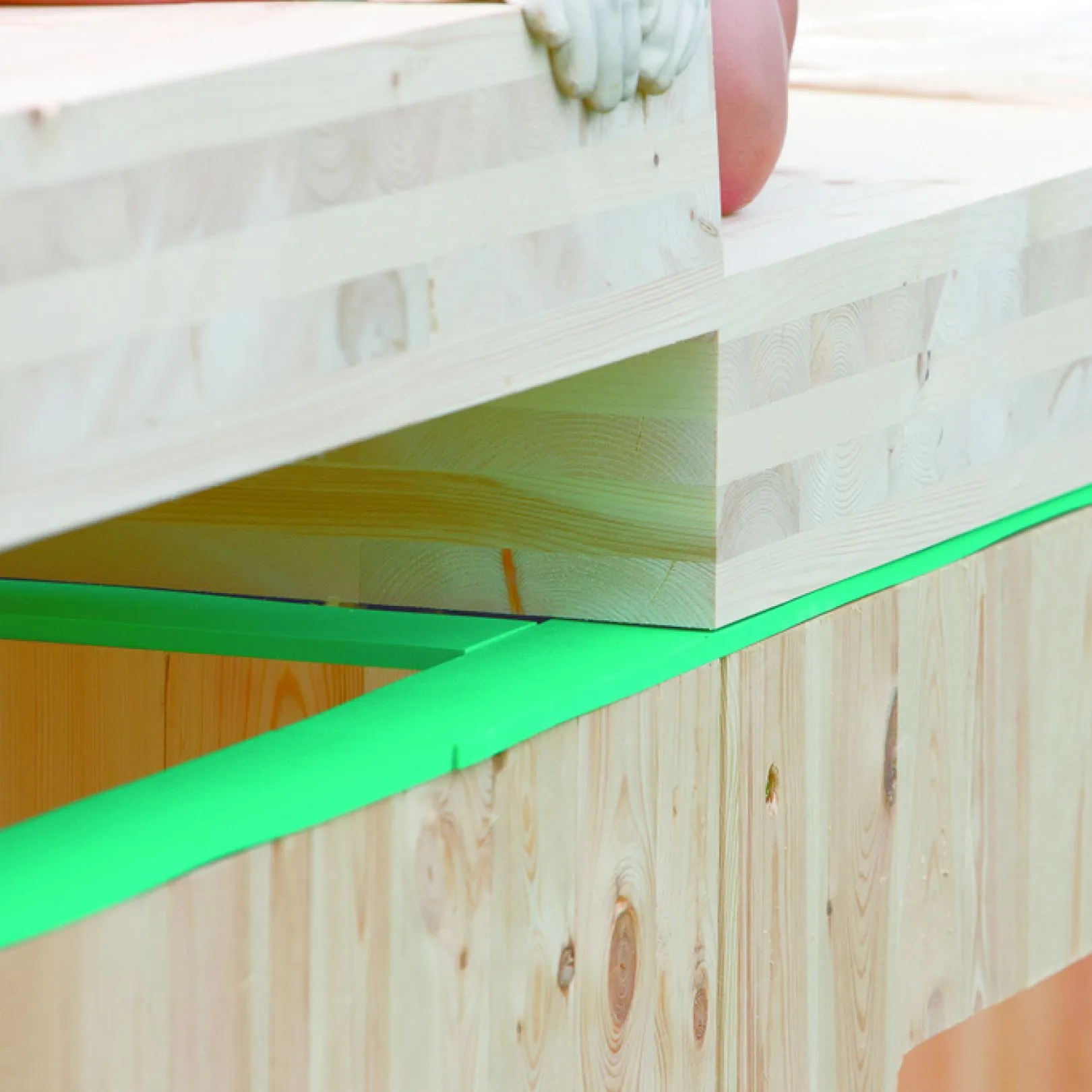 Detail of the ceiling and wall connection with Sylodyn® vibration isolation